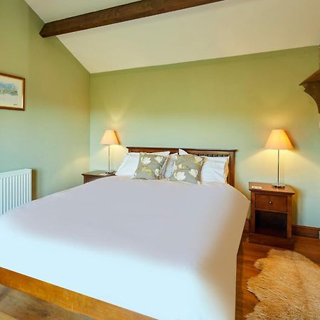 Host & Stay - Tregaer Mill Barn Dingestow エクステリア 写真