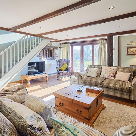 Host & Stay - Tregaer Mill Barn Dingestow エクステリア 写真