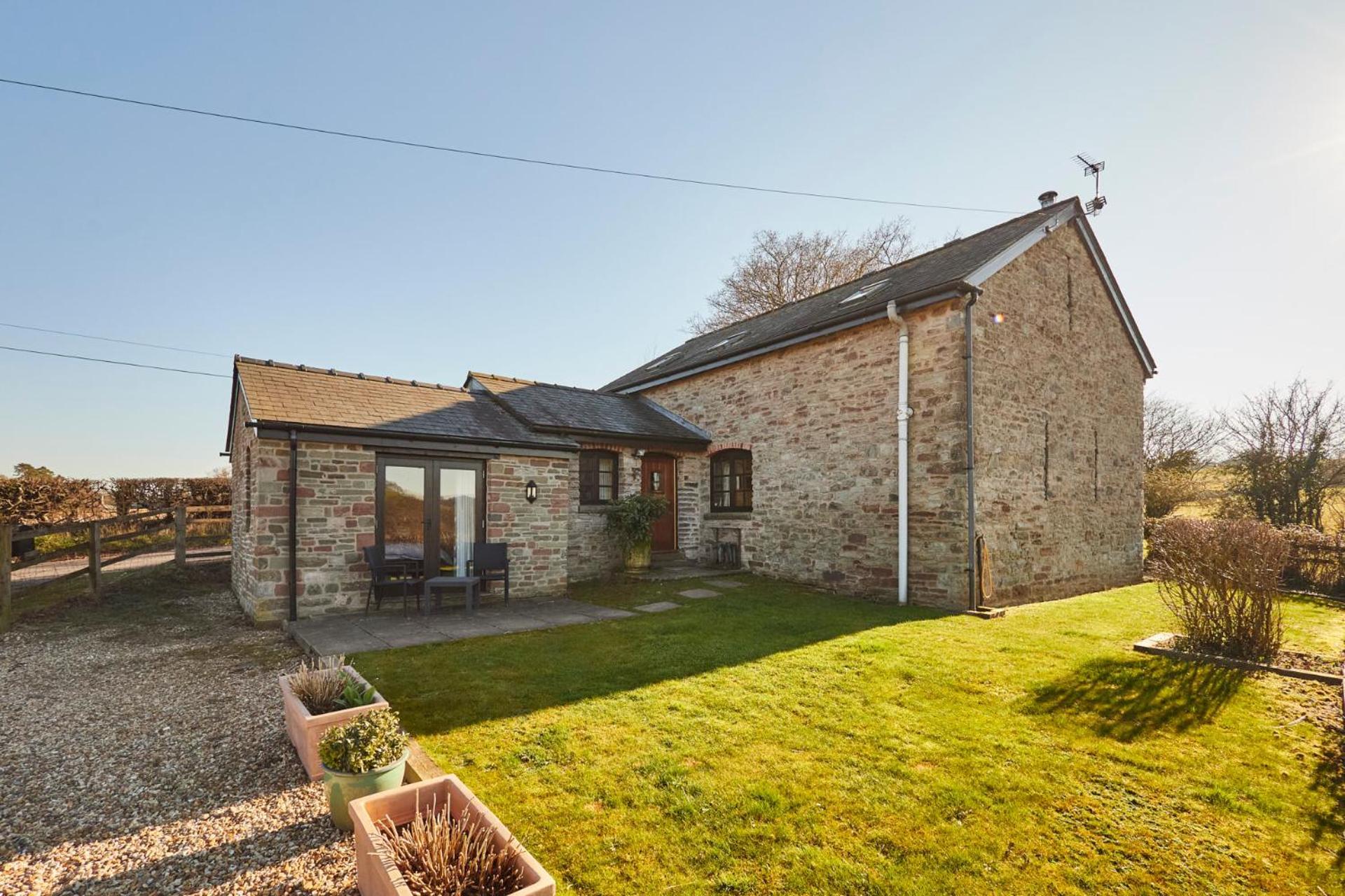 Host & Stay - Tregaer Mill Barn Dingestow エクステリア 写真